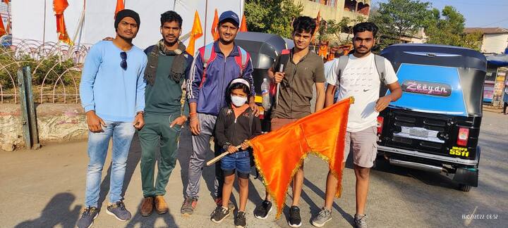 स्वराच्या नावावर 50 प्रकारच्या दोरीवरील उड्या, 1 मिनिटात 100 पुश्यप काढणे आदी विक्रम केले आहेत.