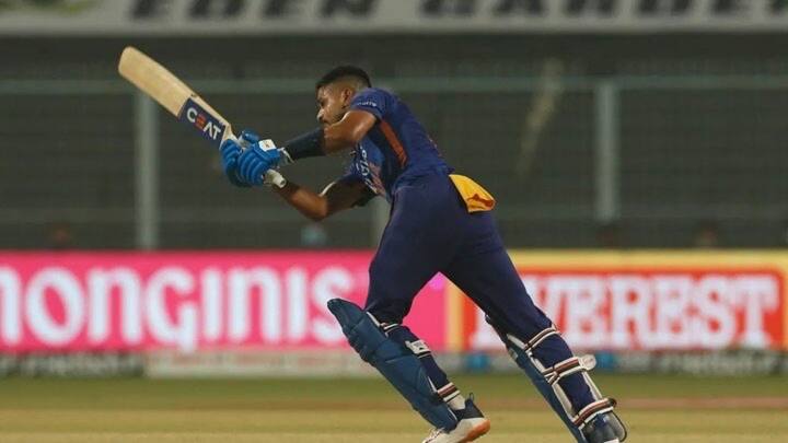 রবিবারে ম্যাচে সুযোগ পেয়েছিলেন শ্রেয়স আইয়ার। ৪ টে বাউন্ডারির সাহায্যে ১৬ বলে ২৪ রান করেন।