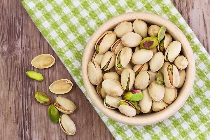 Pistachio : पिस्ता एक असा ड्रायफ्रूट आहे ज्यामध्ये अनेक फायदे आहेत.