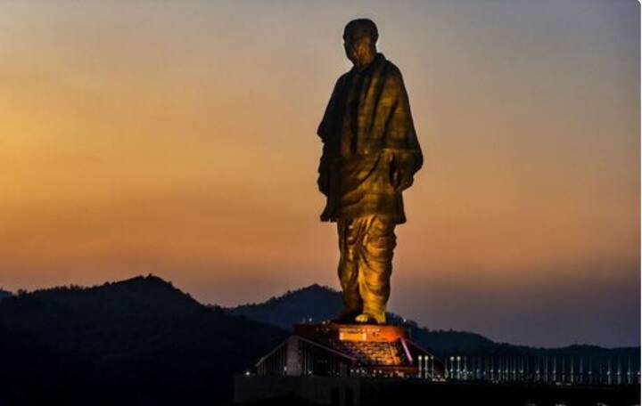 इसके अलावा, उन्होंने दावा किया कि स्टैच्यू ऑफ यूनिटी को देखने के लिए आने वाले आगंतुकों को एक समृद्ध अनुभव प्रदान करने के साथ-साथ, आर्ट गैलरी का इलाके के सामाजिक मोर्चे पर भी अच्छा प्रभाव पड़ेगा.