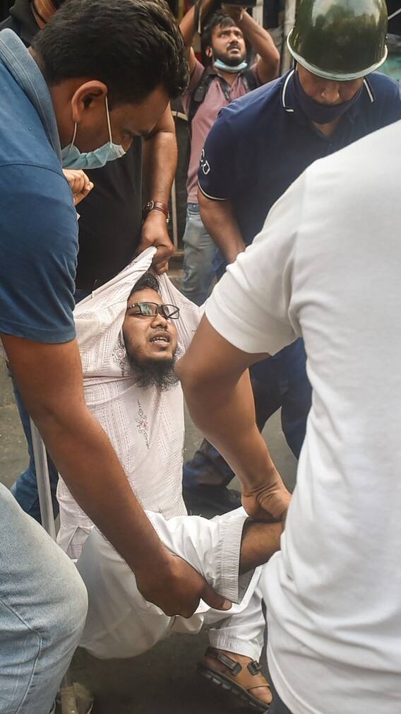 আনিস মৃত্যুর প্রতিবাদে উত্তপ্ত রাজপথ, পড়ুয়াদের মহাকরণ অভিযানে তুলকালাম