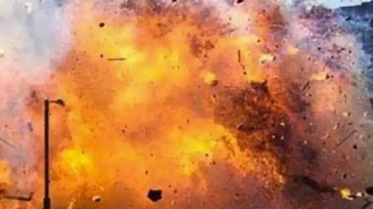 At least 30 killed and 50 injured in mosque blast in Peshawar, northwest Pakistan: police Mosque Blast in Peshawar: পাকিস্তানে মসজিদে ভয়াবহ বিস্ফোরণ, মৃত অনন্ত ৩০; জখম ৫০-এর বেশি