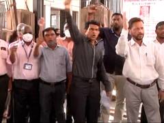 Strike : संपात सहभागी होणाऱ्या कर्मचाऱ्यांवर शिस्तभंगाची कारवाई होणार, आज मध्यरात्रीपासून शासकीय कर्मचाऱ्यांची संपाची हाक