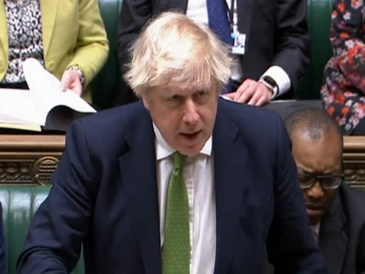 UK To Impose Sanctions On 5 Russian Banks Following Moscow Troop Deployment, Says PM Johnson UK To Impose Sanctions On 5 Russian Banks Following Moscow Troop Deployment, Says PM Johnson