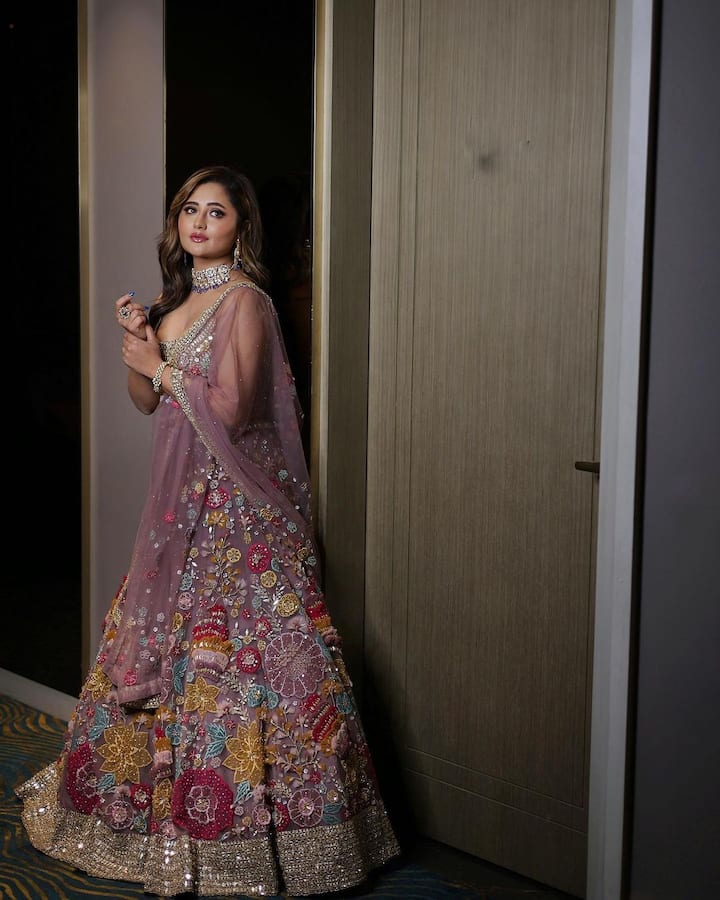 बिग बॉस मुळे रश्मी पून्हा प्रकाशझोतात आली. (PHOTO:imrashamidesai/ig)