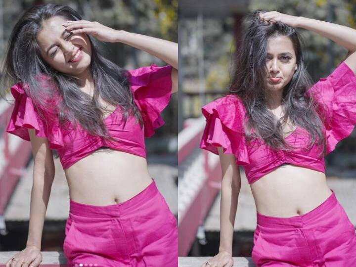 बिग बॉस 15 विनर और फेमस टीवी एक्ट्रेस तेजस्वी प्रकाश अपनी क्यूटनेस से सबका दिल जीत लेती हैं. तेजस्वी की क्यूट-क्यूट फोटोज़ सोशल मीडिया पर आए दिन वायरल होती रहती हैं.