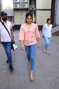 Rashmika Mandanna Strikes A Pose With Fans In Mumbai, See PICS