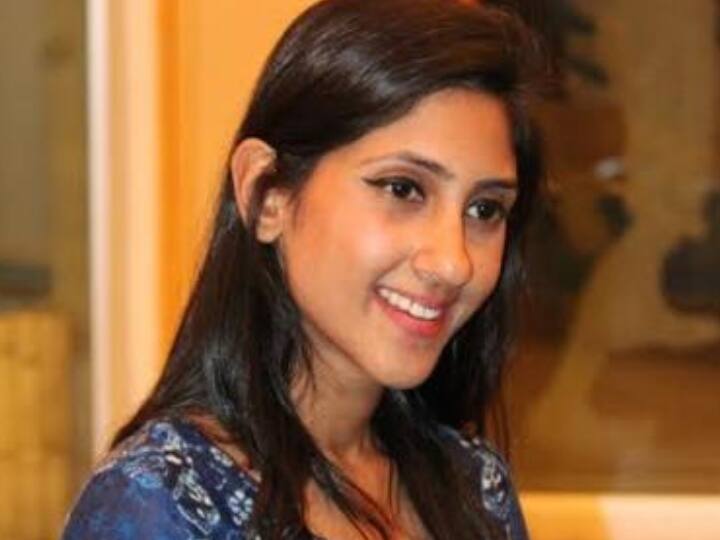 जिन प्रत्याशियों पर आज सबसे ज्यादा नजर है, उनमें अदिति सिंह भी शामिल हैं. कांग्रेस छोड़कर बीजेपी में आईं अदिति कांग्रेस के गढ़ माने जाने वाले रायबरेली सदर सीट से बीजेपी उम्मीदवार हैं. अदिति पहले कांग्रेस से इसी सीट से विधायक रहीं हैं.