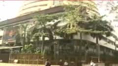 સમાચાર શતકઃ સપ્તાહના બીજા દિવસે શેરમાર્કેટમાં મોટો કડાકો, કેટલે પહોંચી સેન્સેક્સ-નિફ્ટીની સપાટી?