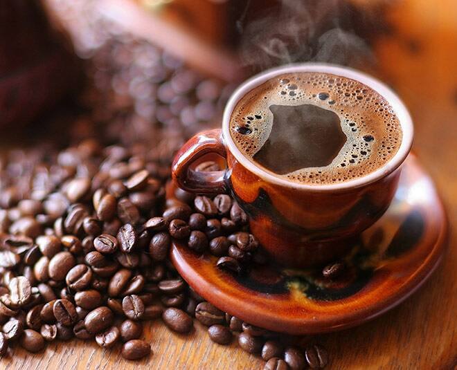 Health Tips daily coffee intake is good for the heart? find out what experts say Health Tips : दररोज कॉफीचे सेवन हृदयासाठी चांगले? जाणून घ्या तज्ञांचं म्हणणं