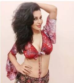 ਗੰਦੀ ਬਾਤ ਦੀ ਸਜੀਲੀ ਅਸਲ ਜ਼ਿੰਦਗੀ 'ਚ ਵੀ ਕਾਫ਼ੀ ਗਲੈਮਰਸ, ਖੂਬਸੂਰਤੀ ਦੇ ਜਾਦੂ ਨਾਲ ਵਧਾ ਦਿੰਦੀ ਇੰਟਰਨੈੱਟ ਦਾ ਪਾਰਾ