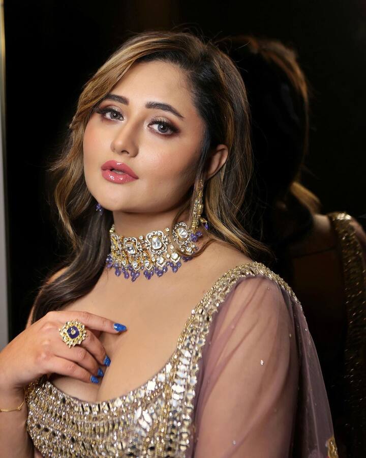 कमी कालावधीत रश्मी लोकप्रिय झाली. (PHOTO:imrashamidesai/ig)