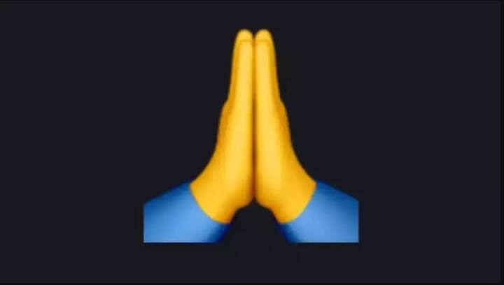 Folded hands: जापानी संस्कृति में इस इमोजी का मतलब प्लीज या थैंक्यू होता है. यह प्रार्थना का भी प्रतिनिधित्व करता है और अपने से बड़ों को सम्मान देने के लिए भी इसका इस्तेमाल किया जाता है.