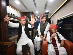 Exclusive: मुलायम-अखिलेश के साथ रोड शो के दौरान बस में नहीं मिली सीट, शिवपाल बोले- इतनी तकलीफ...