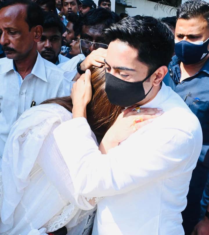 ১৯৫০ সালের ১৩ নভেম্বর জন্ম সাধন পাণ্ডের। উত্তর কলকাতার ৯ বারের অপরাজিত বিধায়ক। এর মধ্যে ৬ বার কংগ্রেসের হয়ে জিতেছেন বড়তলা বিধানসভা কেন্দ্র থেকে।