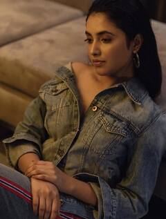 Priyanka Mohanan pics: மெழுகு டாலு நீ அழகு ஸ்கூலு நீ...ப்ரியங்கா மோகனின் ரீசண்ட் க்ளிக்ஸ்..!!