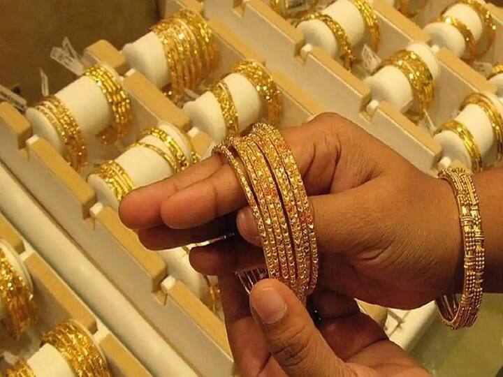 Gold Silver Price Today 23 february 2022 know rates in your city Telangana Hyderabad Andhra Pradesh Amaravati Gold-Silver Price: బంగారం కొనాలా? నేడు ఎగబాకిన ధర! స్థిరంగానే వెండి