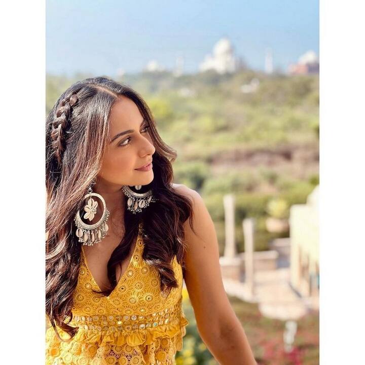 రకుల్ లేటెస్ట్ ఫోటోలు (Photo Courtesy: Rakul Instagram)