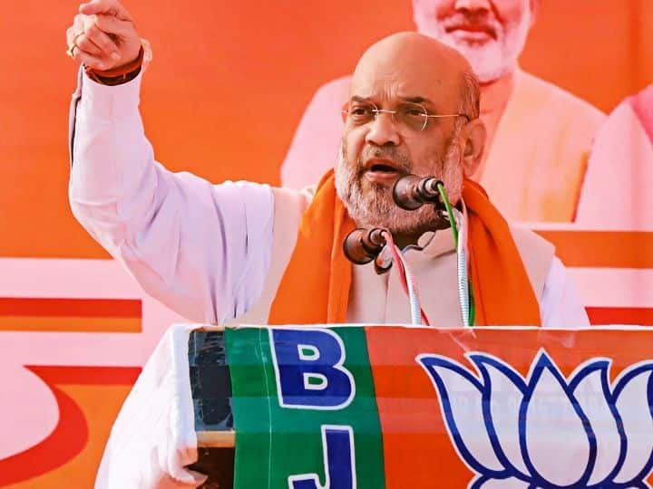 UP Elections 2022: Amit Shah Targets SP, BSP for Law And Order, Questions Withdrawal Of Terrorism Acts UP Election 2022: Amit Shah Targets SP, BSP Over Withdrawal Of Terrorism Acts