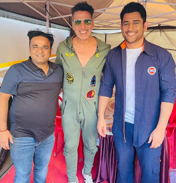 Dhoni-Akshay Advt. Shoot: 'খিলাড়ি'-র সঙ্গে শ্যুটিং 'ক্যাপ্টেন কুল'-এর, নতুন ইনিংস ধোনির?