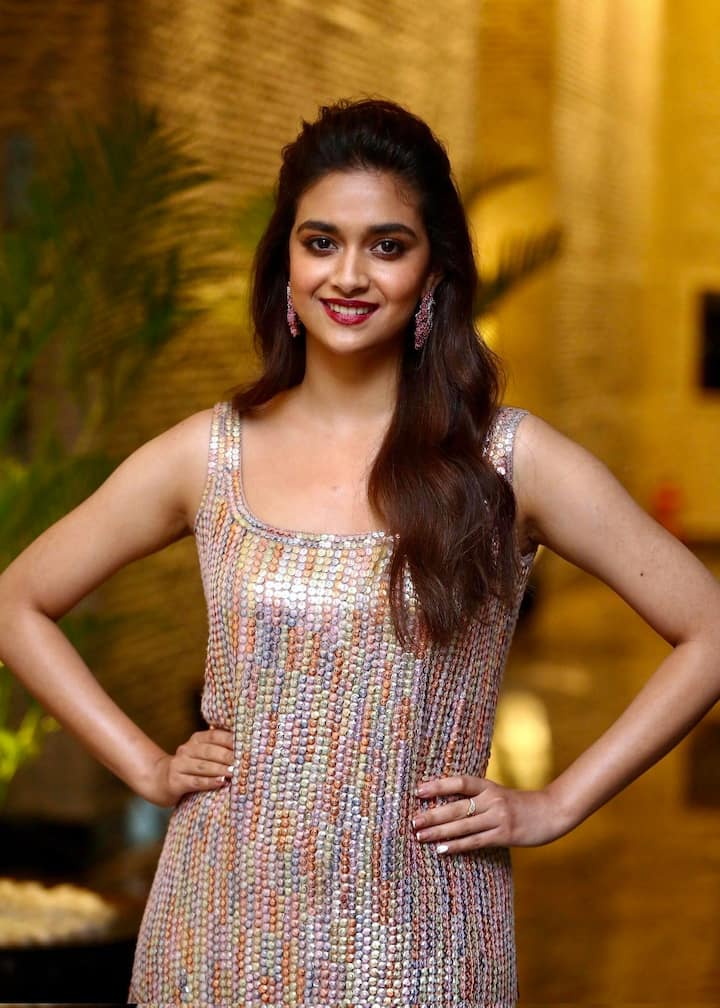 உன் போ் சொல்லி சிலிா்க்கின்ற இன்பம் போதும் இறந்தாலும் மீண்டும் பிழைப்பேன்