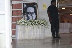 Bappi Lahiri Demise: জুহুতে বাপি লাহিড়ির জন্য প্রার্থনাসভা, উপস্থিত পরিবার-পরিজনরা