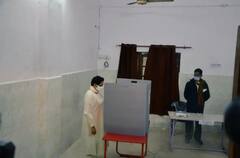 UP Election 2022: बसपा सुप्रीमो Mayawati ने लखनऊ में डाला वोट, लोगों से की मतदान करने की अपील, देखें तस्वीरें