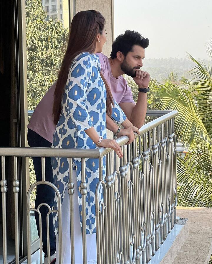 वहीं तस्वीरों के अलावा मोनालिसा विक्रांत के साथ फनी वीडियोज भी शेयर करती रहती हैं.