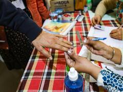 UP Election 2022: यूपी में 2017 के मुकाबले इस बार कहां कितने फीसदी हुआ मतदान? जानें अब तक का गणित