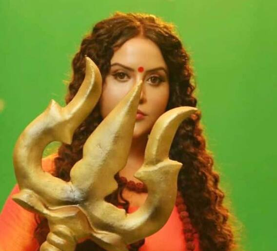 अमृता फडणवीसांच्या नव्या गाण्याचे पोस्टर लॉंच!