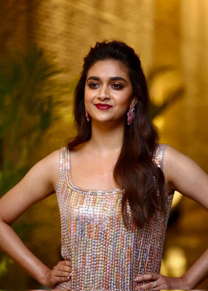 விழி தொட்டதா விரல் தொட்டதா எனதாண்மை தீண்டி பெண்மை பூ பூத்ததா