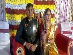 अनोखी शादी: वर्दी पहनकर दुल्हनिया संग रिसेप्शन में पहुंचा कैप्टन, DJ के बदले सेना की धुन में बजा बैंड