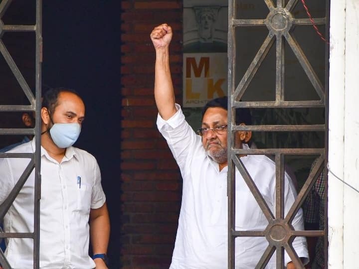 Maharashtra Minister Nawab Malik Admitted to JJ Hospital in Mumbai Nawab Malik Admitted Hospital : ईडी कोठडीत असलेल्या मंत्री नवाब मलिक यांची प्रकृती खालावली, जे. जे. रुग्णालयात दाखल