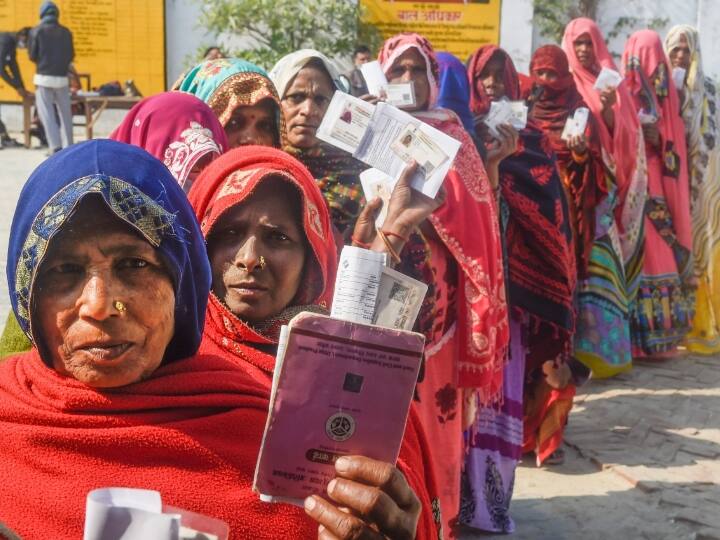 Uttar Pradesh Elections 2022 Fourth phase voter turn out Lakhimpur Kheri Pilbhit Raebareili UP Fourth Phase Voting: चौथे चरण के लिए मतदान हुआ पूरा, 60 फीसदी से ज्यादा हुई वोटिंग