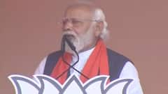 PM Modi SLAMS 'Parivarvaadi' sarkar in Barabanki | 'They cannot see poor happy in BJP's reign'