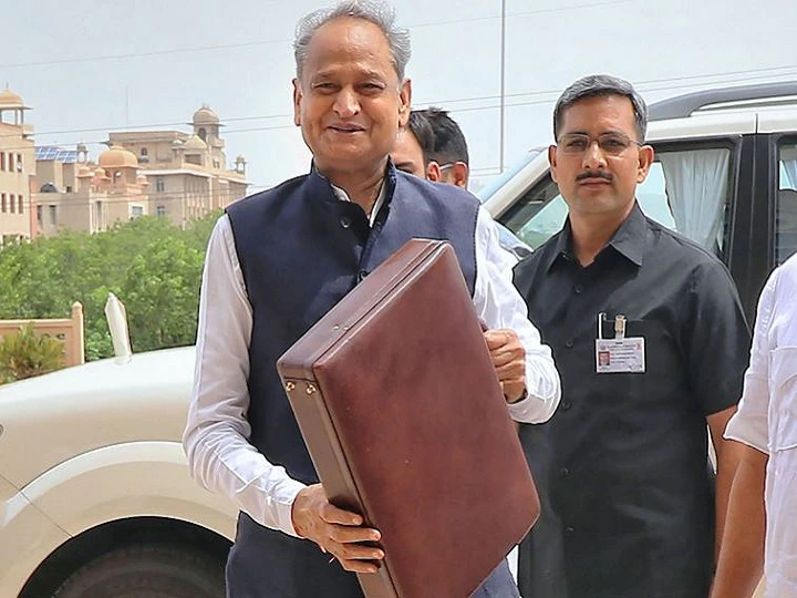 Rajasthan Budget 2022: सीएम Ashok Gehlot आज पेश करेंगे राज्य का बजट, जानिए किसानों के लिए क्या हो सकता है खास