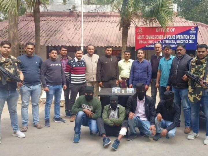 Delhi Crime News: लूटपाट के कई मामलों के चार आरोपी गिरफ्तार, पुलिस ने रोका तो चला दी थी गोली Delhi Wazirabad area Four criminals robbery cases arrested after an encounter with Delhi Police Delhi Crime News: लूटपाट के कई मामलों के चार आरोपी गिरफ्तार, पुलिस ने रोका तो चला दी थी गोली