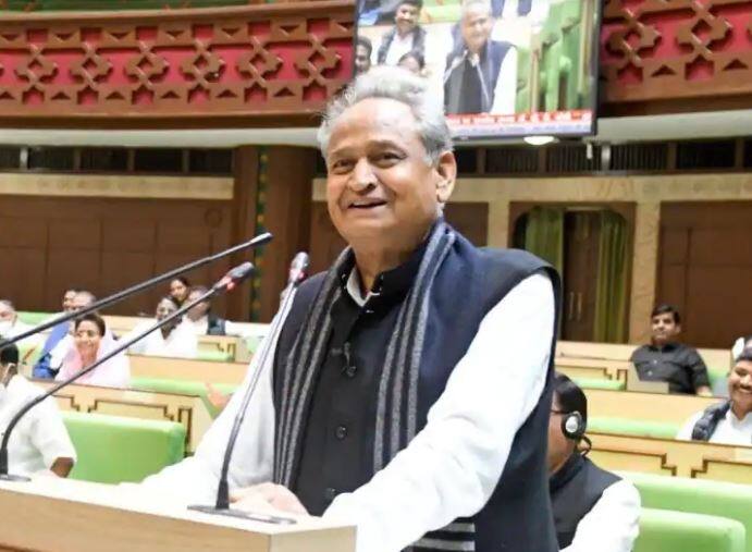 rajasthan iphone 13 gift mla price budget ashok gehlot iPhone 13 : गेहलोत सरकारकडून सर्व 200 आमदारांना iPhone 13 भेट, 'हे' आहे कारण?