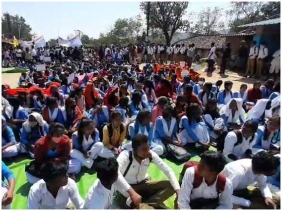 Chhattisgarh: 10वीं और12वीं के 372 विद्यार्थी प्रैक्टिकल एग्जाम में फेल, परीक्षा छोड़ किया था चक्काजाम, जानें पूरा मामला Chhattisgarh: 10वीं और12वीं के 372 विद्यार्थी प्रैक्टिकल एग्जाम में फेल, परीक्षा छोड़ किया था चक्काजाम, जानें पूरा मामला