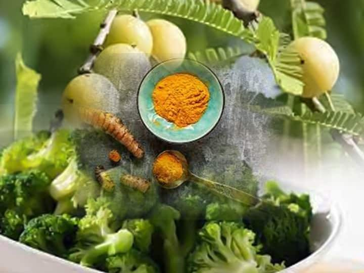 5 super foods that will fight cancer effectively turmeric gooseberry broccoli mushroom Cancer Fighting Foods : புற்றுநோய் எதிர்த்து போராடக்கூடிய முக்கியமான உணவுகள் இவைதான்.. தினம் ஒன்றையாச்சு சாப்பிடுங்க..