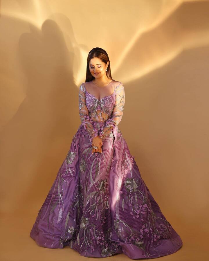 अपने करियर की शुरुआत रश्मि ने वैसे तो असमिया मूवी से की थी. लेकिन इससे उन्हें कुछ खास पहचान नहीं मिली. इन सबके बावजूद रश्मि ने कभी हार नहीं मानी.