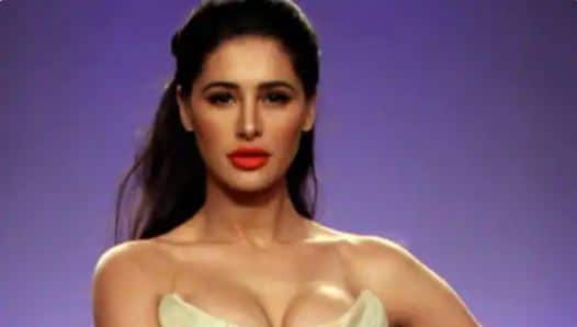 ਨਰਗਿਸ ਫਾਖਰੀ (Nargis Fakhri): ਰਾਕਸਟਾਰ ਫਿਲਮ 'ਚ ਨਜ਼ਰ ਆਈ ਨਰਗਿਸ 42 ਸਾਲ ਦੀ ਹੋ ਚੁੱਕੀ ਹੈ ਪਰ ਉਨ੍ਹਾਂ ਨੇ ਅਜੇ ਤੱਕ ਵਿਆਹ ਨਹੀਂ ਕਰਵਾਇਆ ਹੈ। ਨਰਗਿਸ ਦਾ ਉਦੈ ਚੋਪੜਾ ਨਾਲ ਮਸ਼ਹੂਰ ਅਫੇਅਰ ਸੀ ਪਰ ਫਿਰ ਦੋਹਾਂ ਦਾ ਬ੍ਰੇਕਅੱਪ ਹੋ ਗਿਆ।
