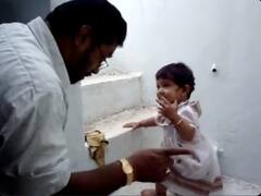 पोती ने अपनी बातों से दादा को बनाया उल्लू, वीडियो देख खिल उठेगा चेहरा
