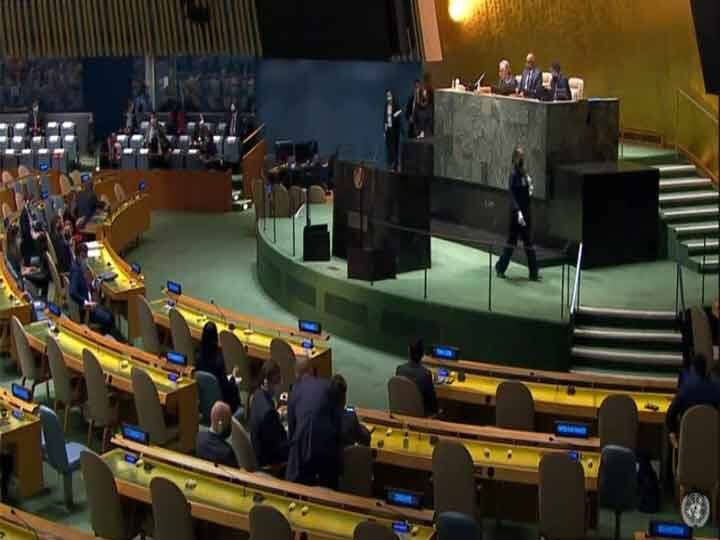 russia ukraine war  The Resolution Was Brought In The UNGA Regarding The Humanitarian Crisis India absent on voting Russia Ukraine : संयुक्त राष्ट्र महासभेत रशियाविरोधात आणखी प्रस्ताव; भारताने घेतली 'ही' भूमिका