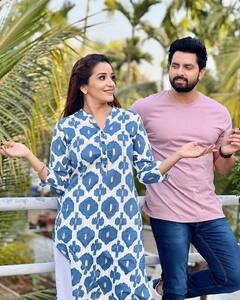 Monalisa Photos: पति Vikrant के साथ हंसती-खिलखिलाती नजर आईं भोजपुरी एक्ट्रेस Monalisa, सिंपल लुक ने जीता फैन्स का दिल, देखें तस्वीरें