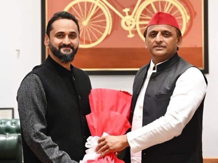 UP Election 2022: Rita Bahuguna Joshi's Son Mayank Meets Akhilesh, Sparks Speculations UP Election 2022: Rita Bahuguna Joshi's Son Mayank Meets Akhilesh, Sparks Speculations