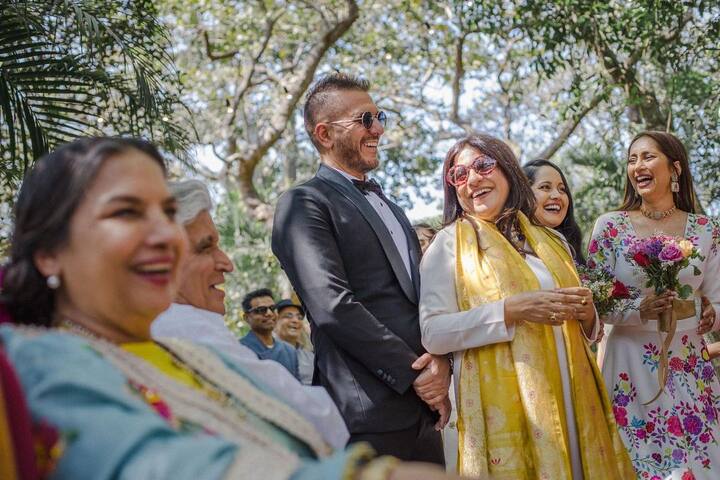 मालूम हो शादी से पहले शिबानी दांडेकर और फरहान अख्तर एक दूसरे के संग लिवइन में रहते थे. साथ रहने के बाद इन्होंने फैसला लिया कि अब पूरी जिंदगी एक दूसरे के संग गुजारना है.