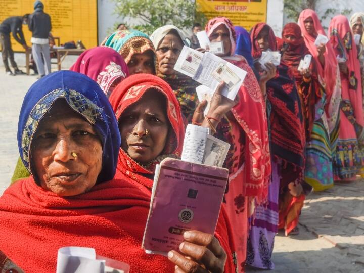 UP Election 2022 Voting for the fourth phase of UP elections ends 57.45 polling till 5 pm UP Election 2022: यूपी चुनाव के चौथे चरण की वोटिंग खत्म, शाम 5 बजे तक हुआ 57.45% मतदान