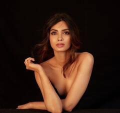 बड़ी हसीन हैं डायना पेंटी, डीप नेक तस्वीरें देख फैंस के दिलों में बजती है घंटी