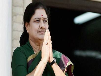 Sasikala, who is sure to join the AIADMK, is sure to take over the government Sasikala: அதிமுகவில் இணைவது நிச்சயம் ஆட்சியை பிடிப்பது உறுதி: ஆரூடம் சொல்லும் சசிகலா!